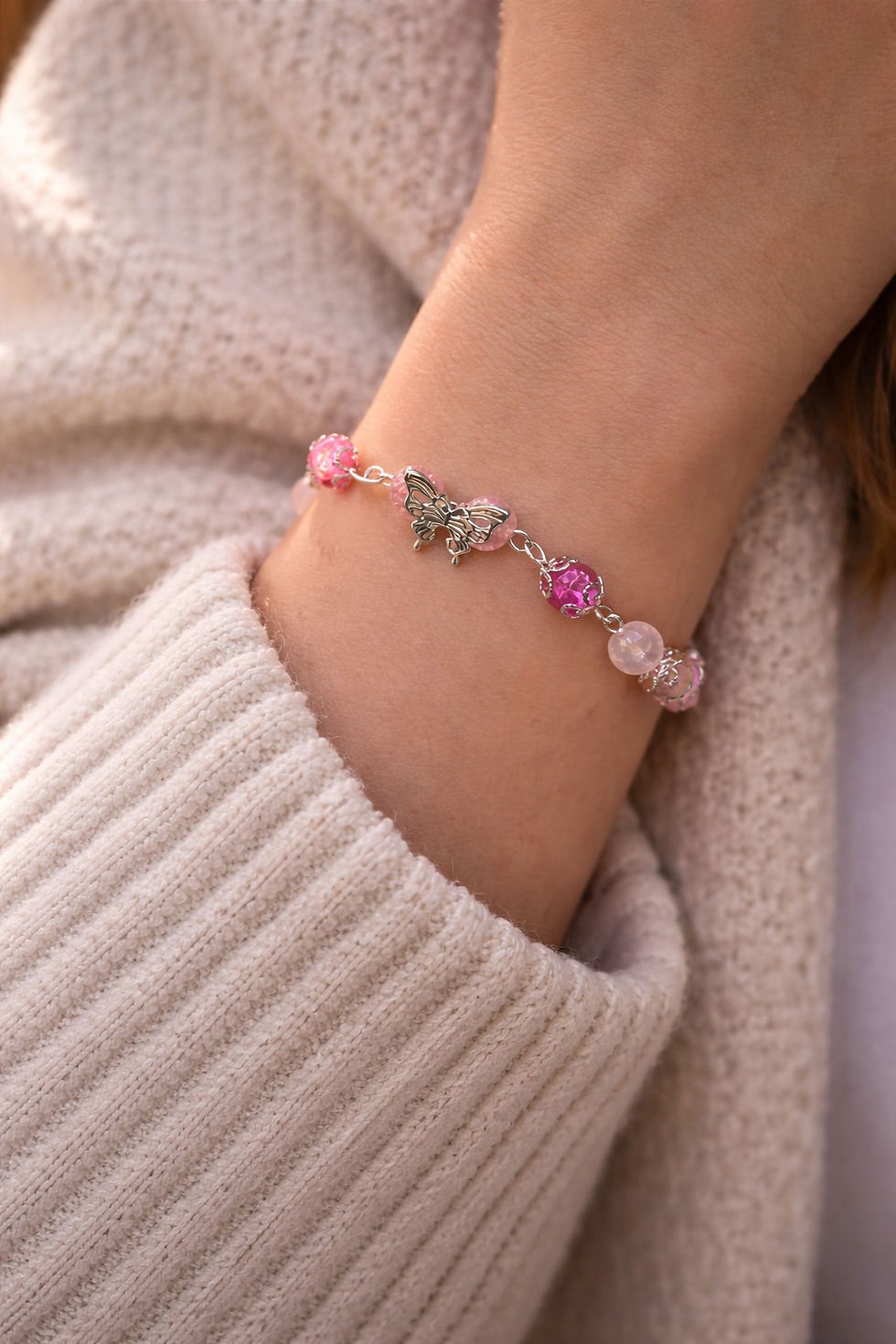 Miniatyrbild: Handgjort armband med fjäril – rosa toner 🦋