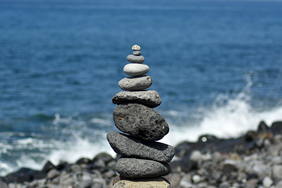 Ich arbeite ressourcenorientiert methodenintegrativ mit Schwerpunkt auf systemischen und hypnosystemischen Methoden. Psychodramatische und gestalttherapeutische Verfahren können ebenso einfließen wie kreative, imaginative, natur- und traumatherapeutische Ansätze, Impacttechniken und Black-Box-Methoden. Arbeitsweise und Methoden Praxis Hoffmann in Tübingen