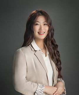 Emma Zhang_edited.jpg