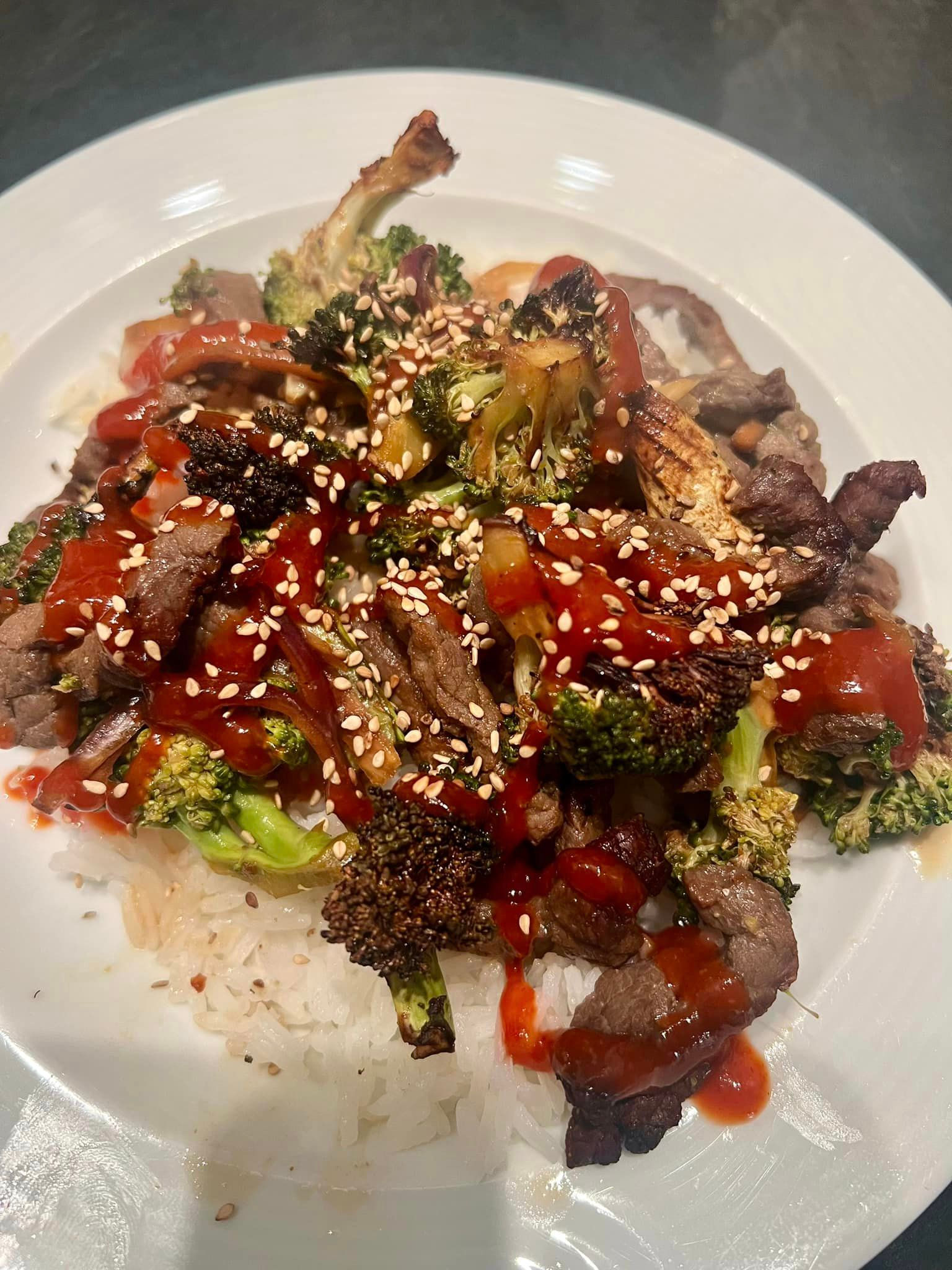 Rindfleisch mit Brokkoli Asiastyle aus der Heißluftfritteuse | Jibolo