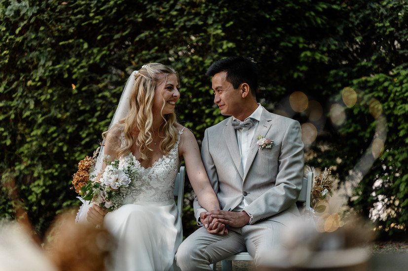 Brautpaar Weltemühle Dresden emotionale Hochzeit im Grünen