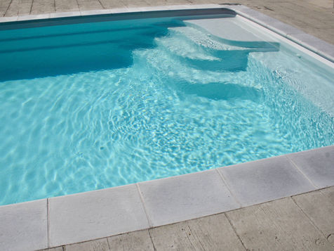 Escalier angulaire Piscine coque polyester Unique 9 Grise.