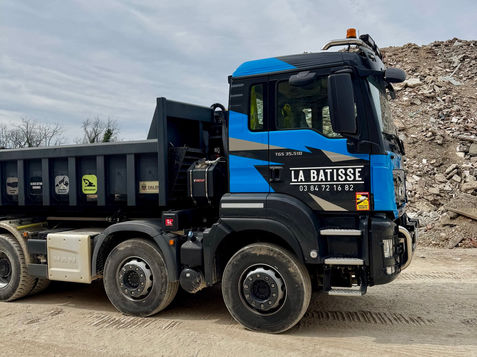 Direction la carrière avec notre camion Man