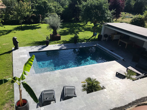 Aménagement Piscine Lyra 87 Turmaline gamme Ceramic de Luxe Mon de Pra. 