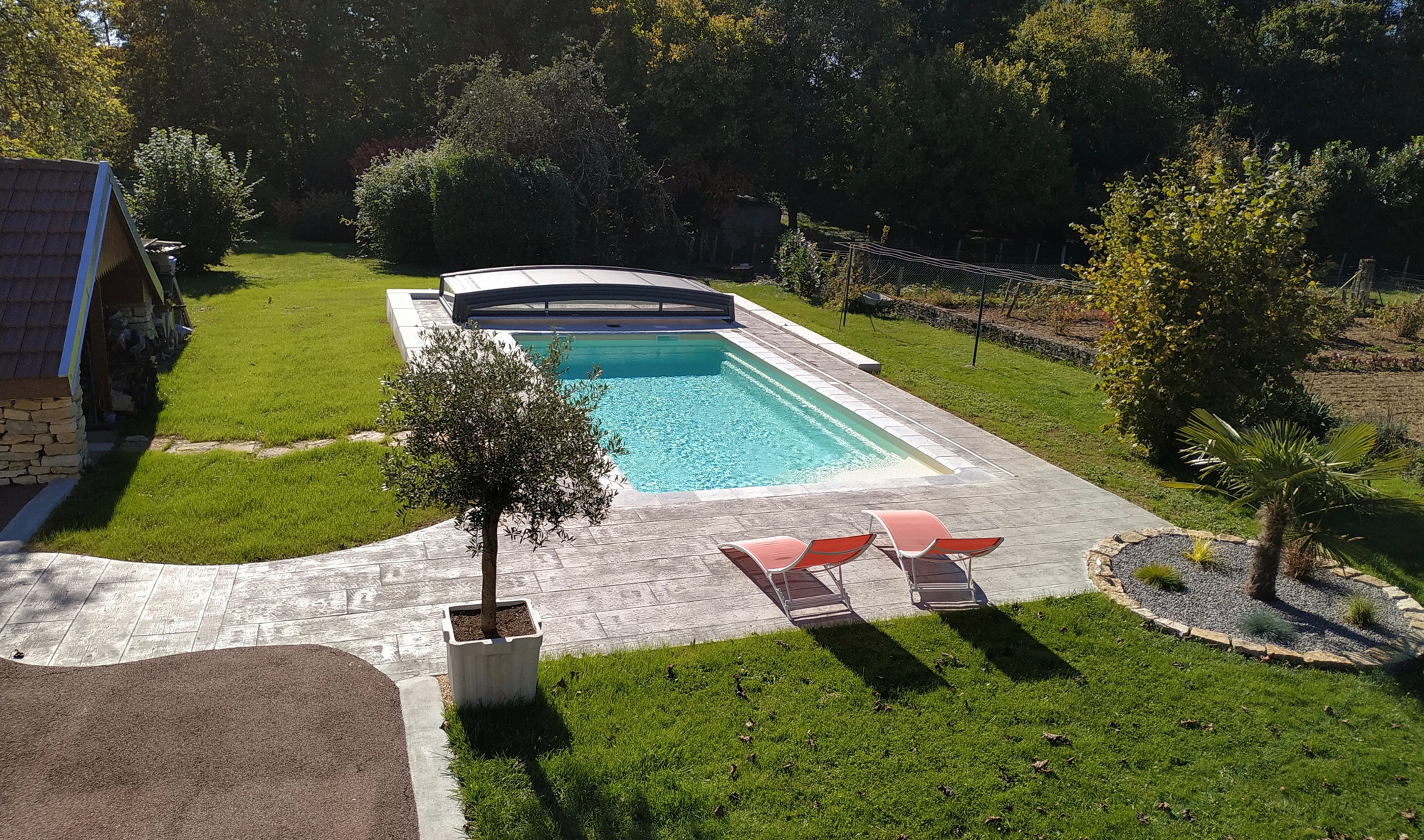 Piscine coque Mon de Pra Unique 8 projet piscine La Batisse