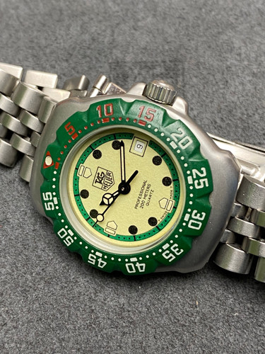 Tag Heuer WA1412 Formula 1 F1 Watch Womens Green Lume WA1412