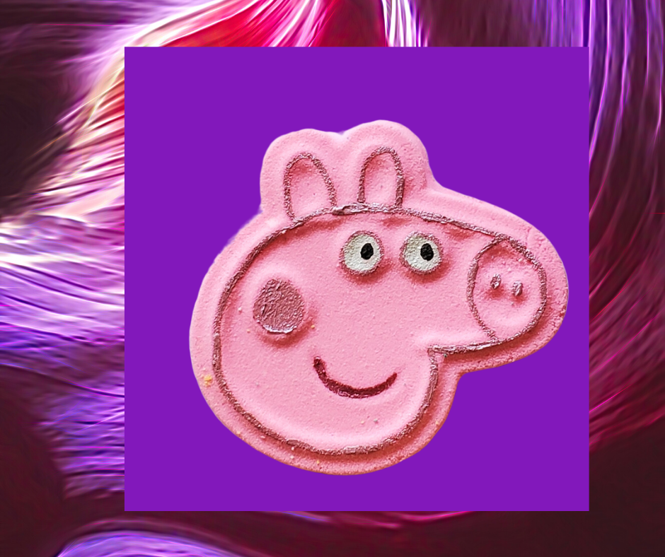 Traveling Pig bath bomb