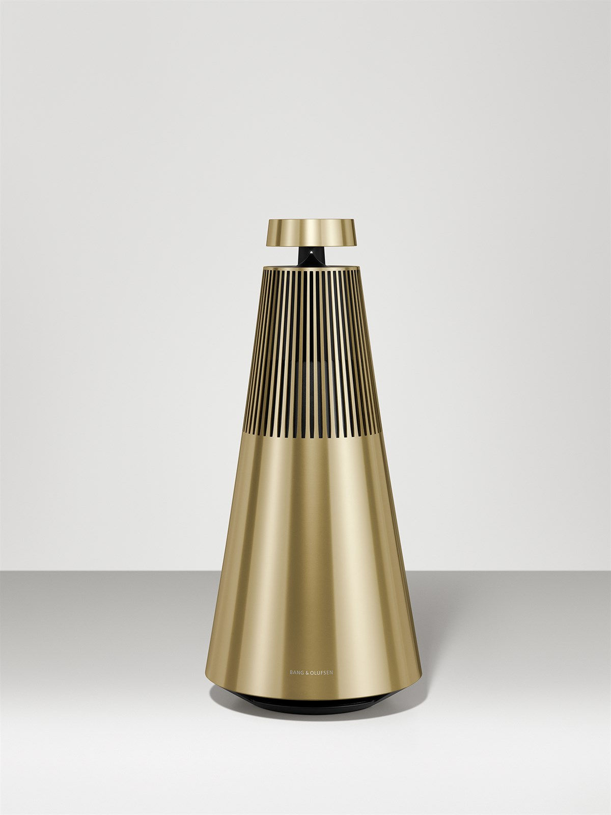 BeoSound 2 alu, brass tone, infantry green