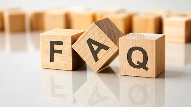 geschaeftliches-konzeptionelles-wort-aus-holzelementen-mit-den-buchstaben-faq_384017-4676.