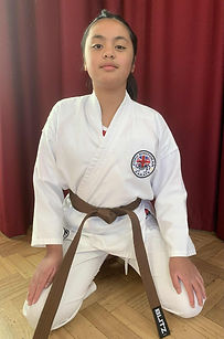 Skyrah brown seiza.jpg