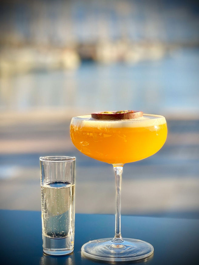 Le carré rouge cocktail porn star