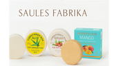 Image panoramique des shampooings et après-shampooings solides Saules Fabrika, naturels, zéro déchet, fabriqués à la main en Europe