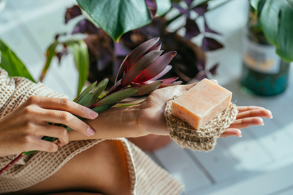 Pandémie, se laver les mains avec du savon