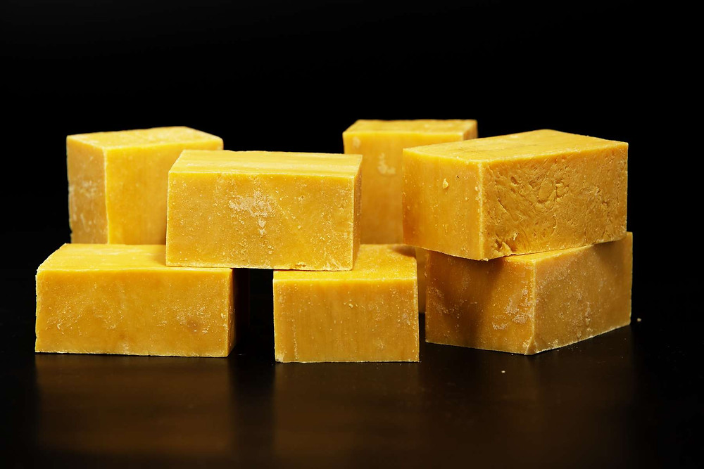 Le savon au beurre de mangue nourrit en profondeur les peaux sèches