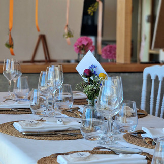 dressage champêtre en bord de mer pour un mariage