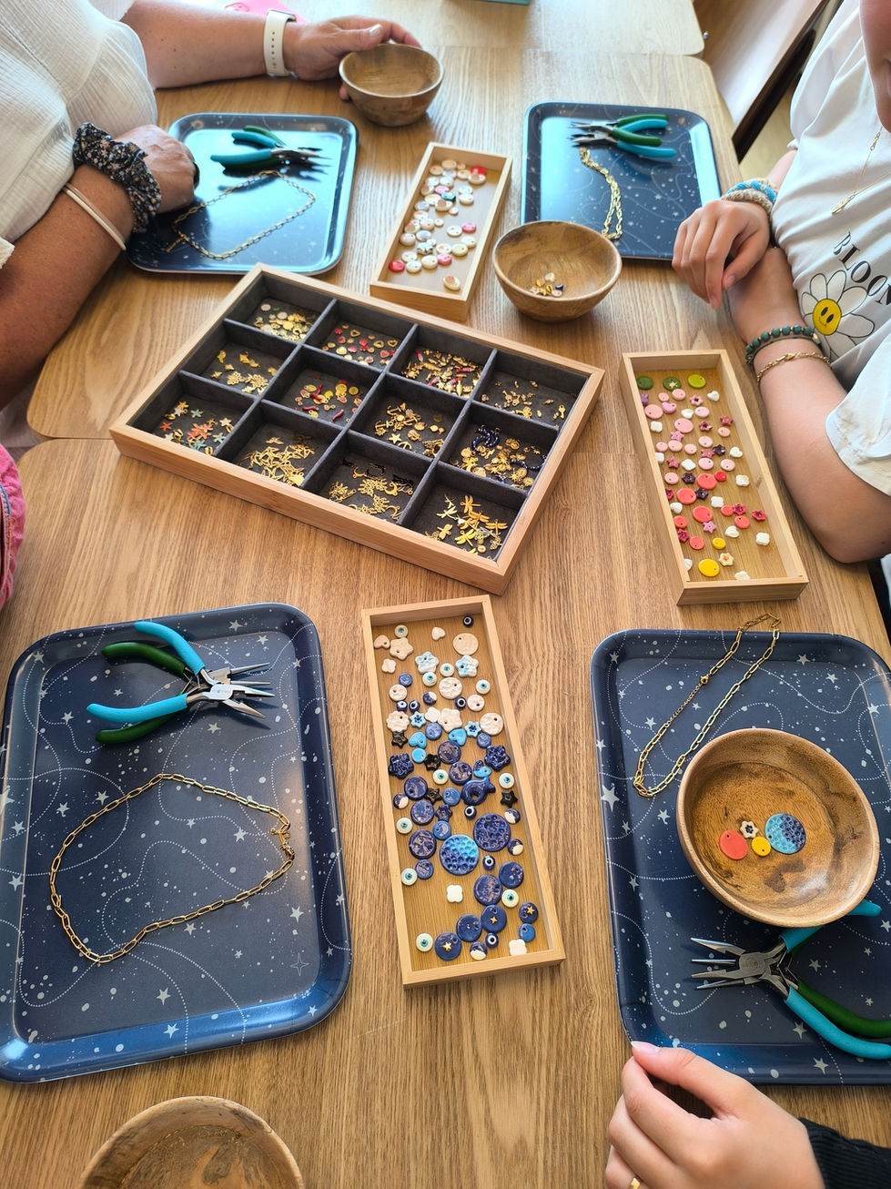 atelier collier en faïence