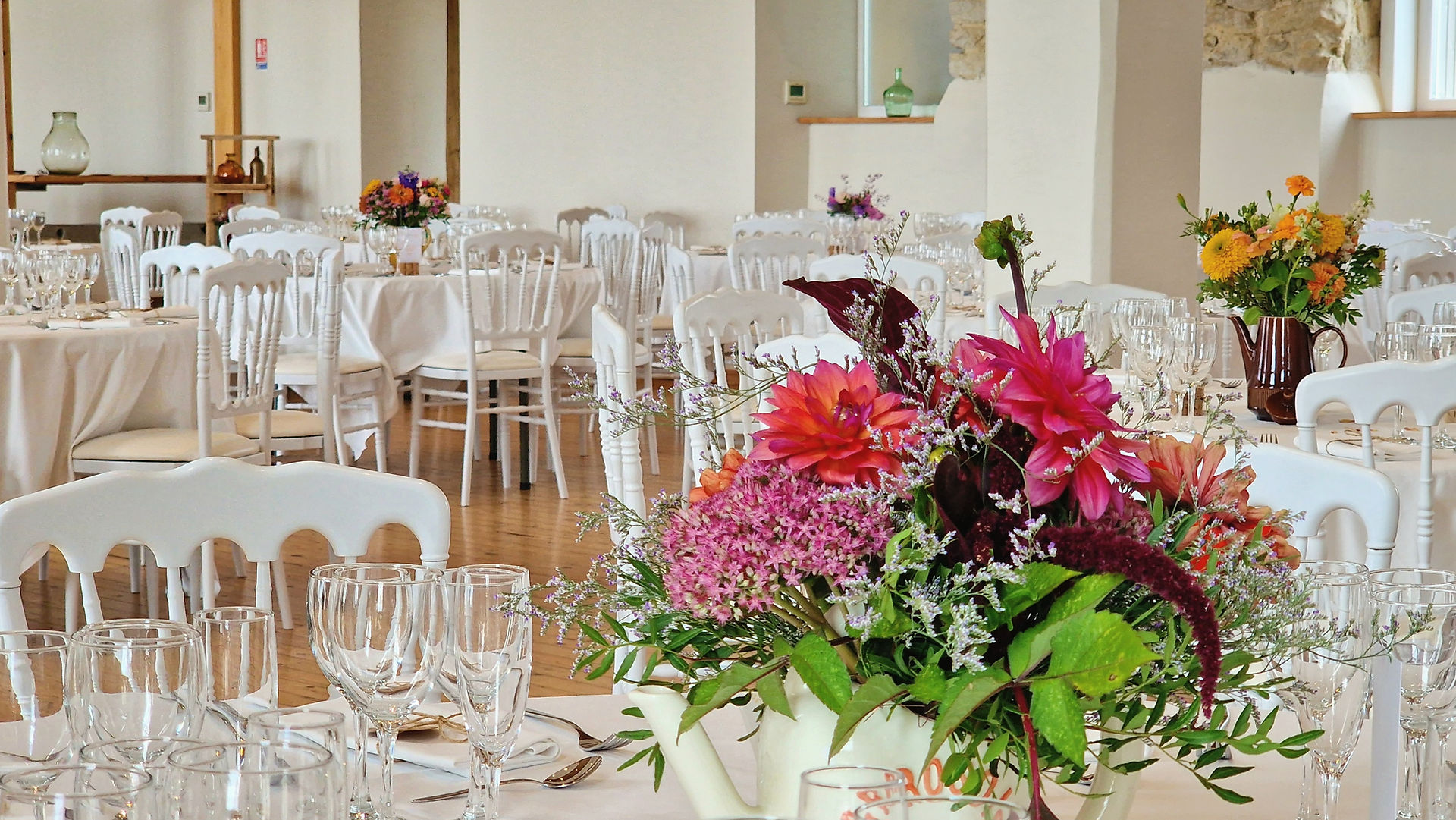 décoration de mariage tables fleurs bouquets