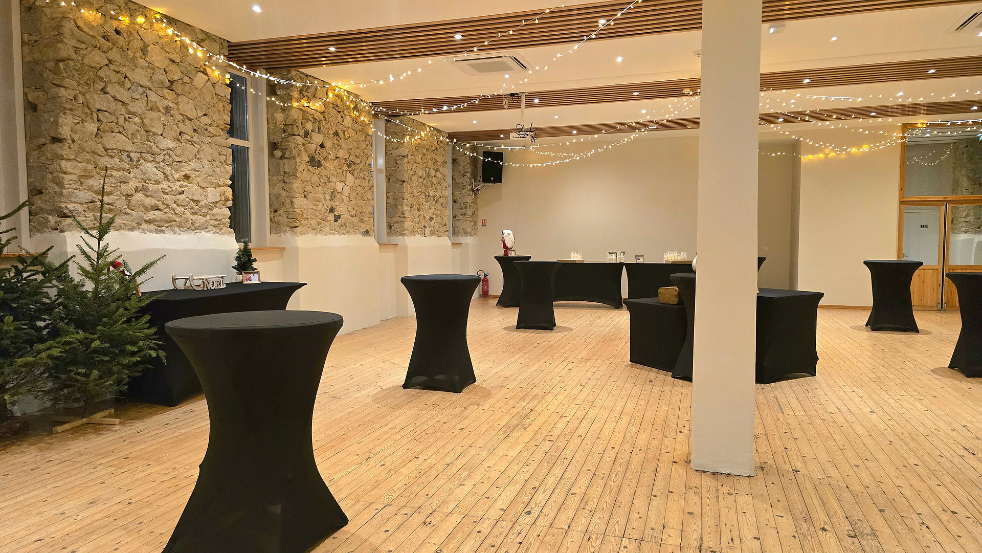 Salle Ty Colo pour un cocktail déjeunatoire de séminaire 