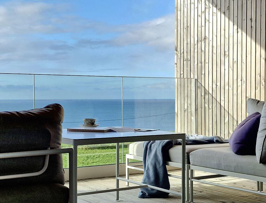 Terrasse avec vue mer à La Colonie de Trézien.jpg
