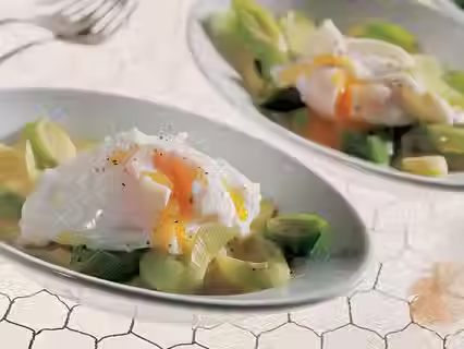 Poireau tiède à l’œuf poché minceur