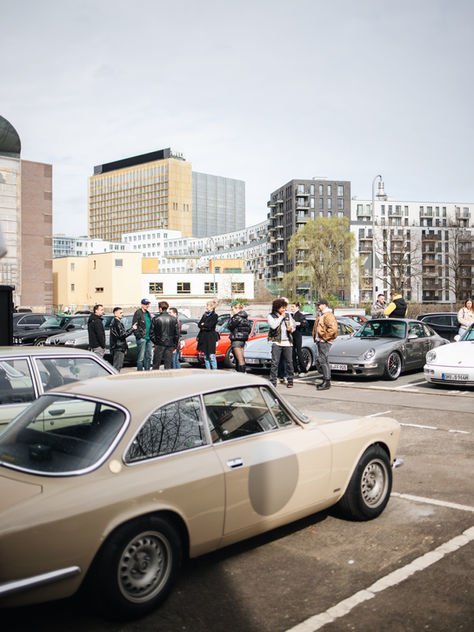 Akkurat Café x VHCLE