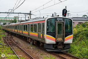 越後線_内野駅_上り列車（E129系）