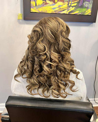 Curly Half up hair by Ana @fluid3