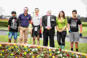 Ellerslie Event Centre CEO, Paul Wilcox (second from left) with Xanthe White, Ellerslie Primary School puplils and Mt Wellington RSA war veteran, veteran, Greg Vuglar