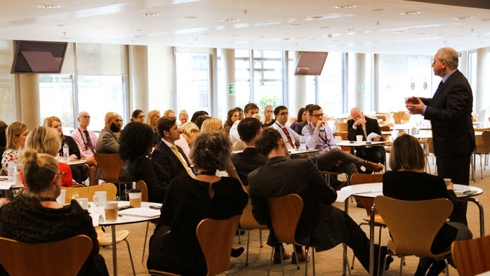 Ian Rowland Speaker Trainer Magician / Team building exercises