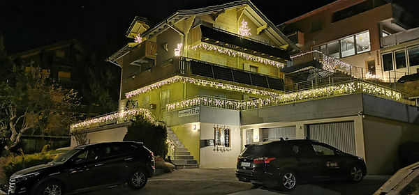 Weihnachtsbild aussen.jpg