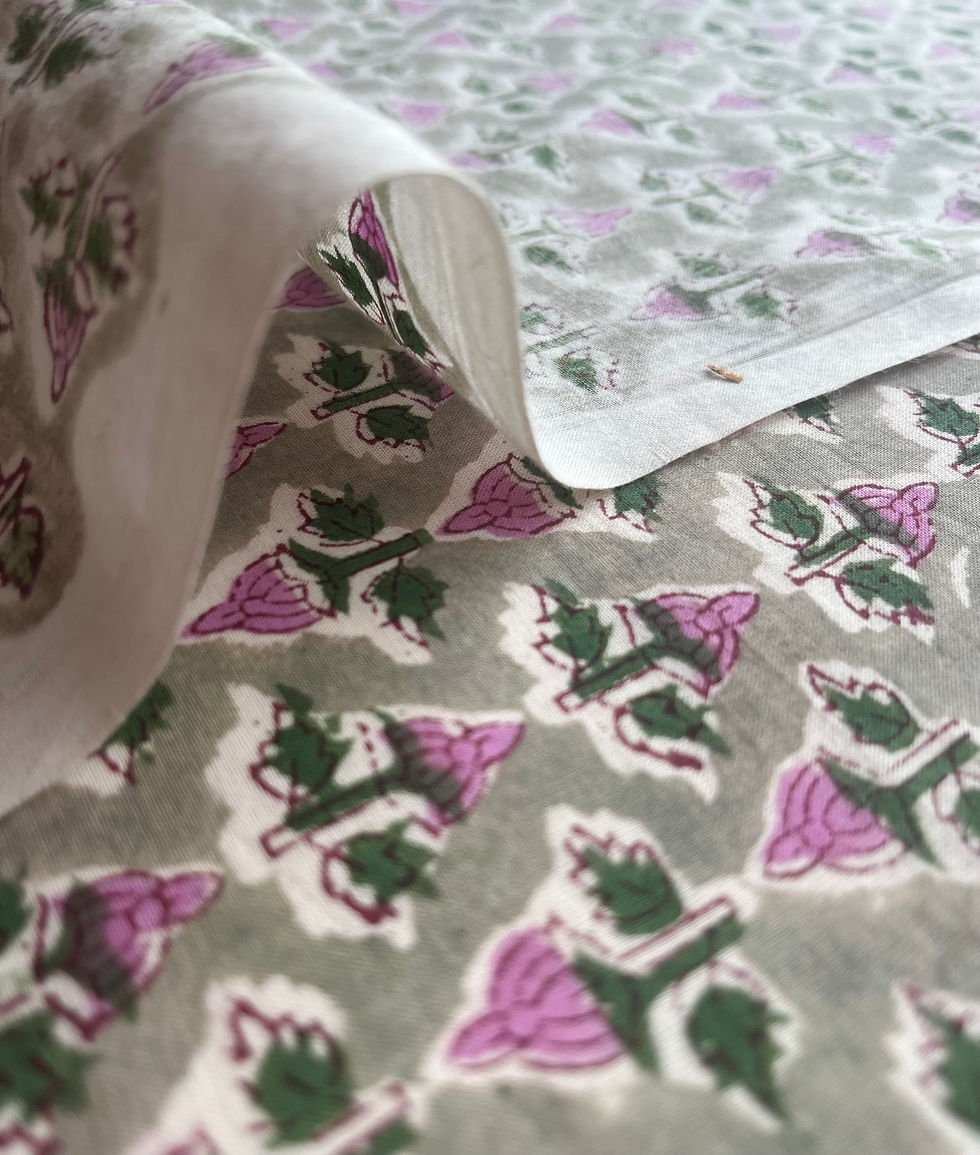 Thumbnail: romantische stof, pastel bloemenpatroon, bohemian stof, boho stof, hippie stof, hippie textiel, folk bloemenpatroon