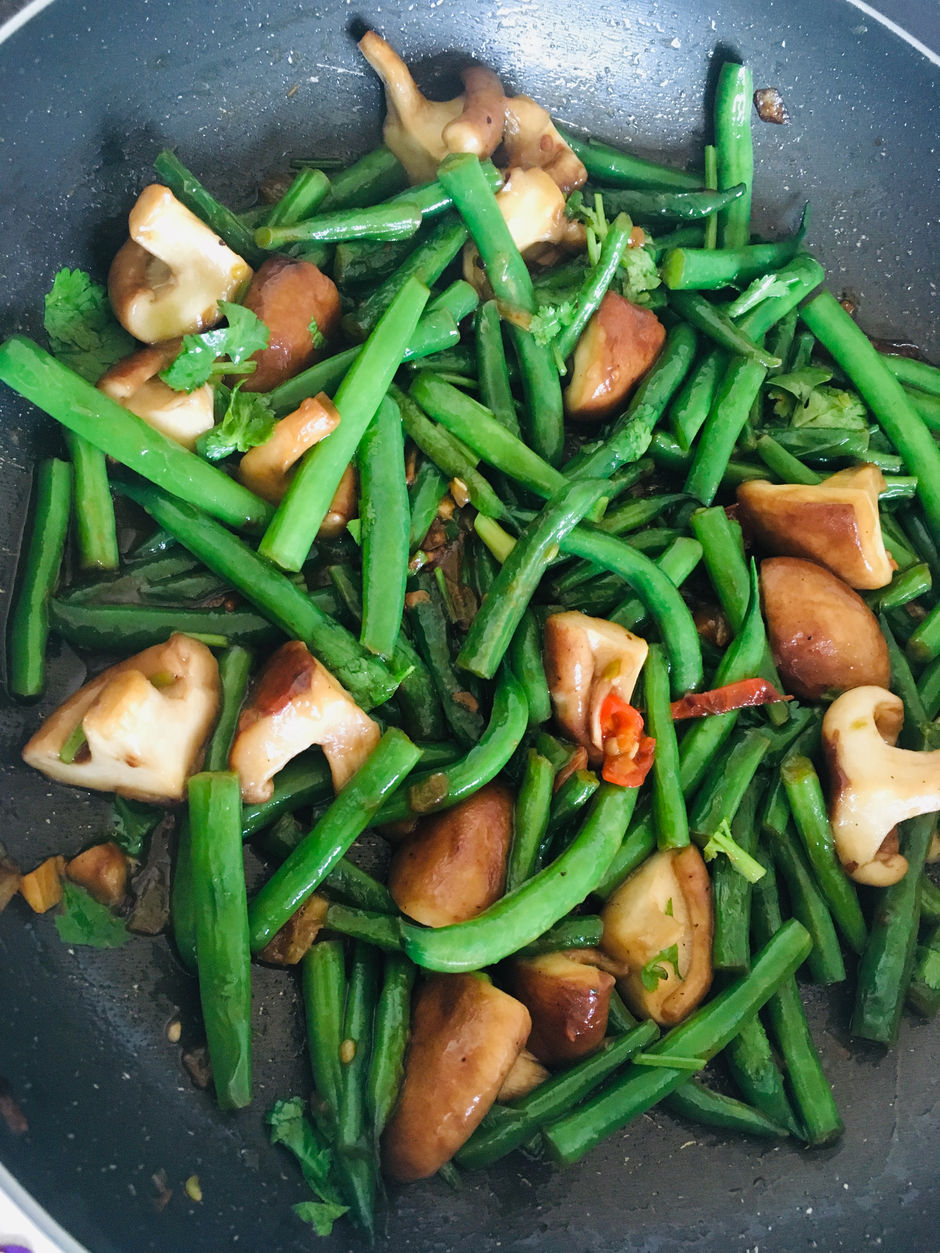 Healthy French beans and shiitake mushroom