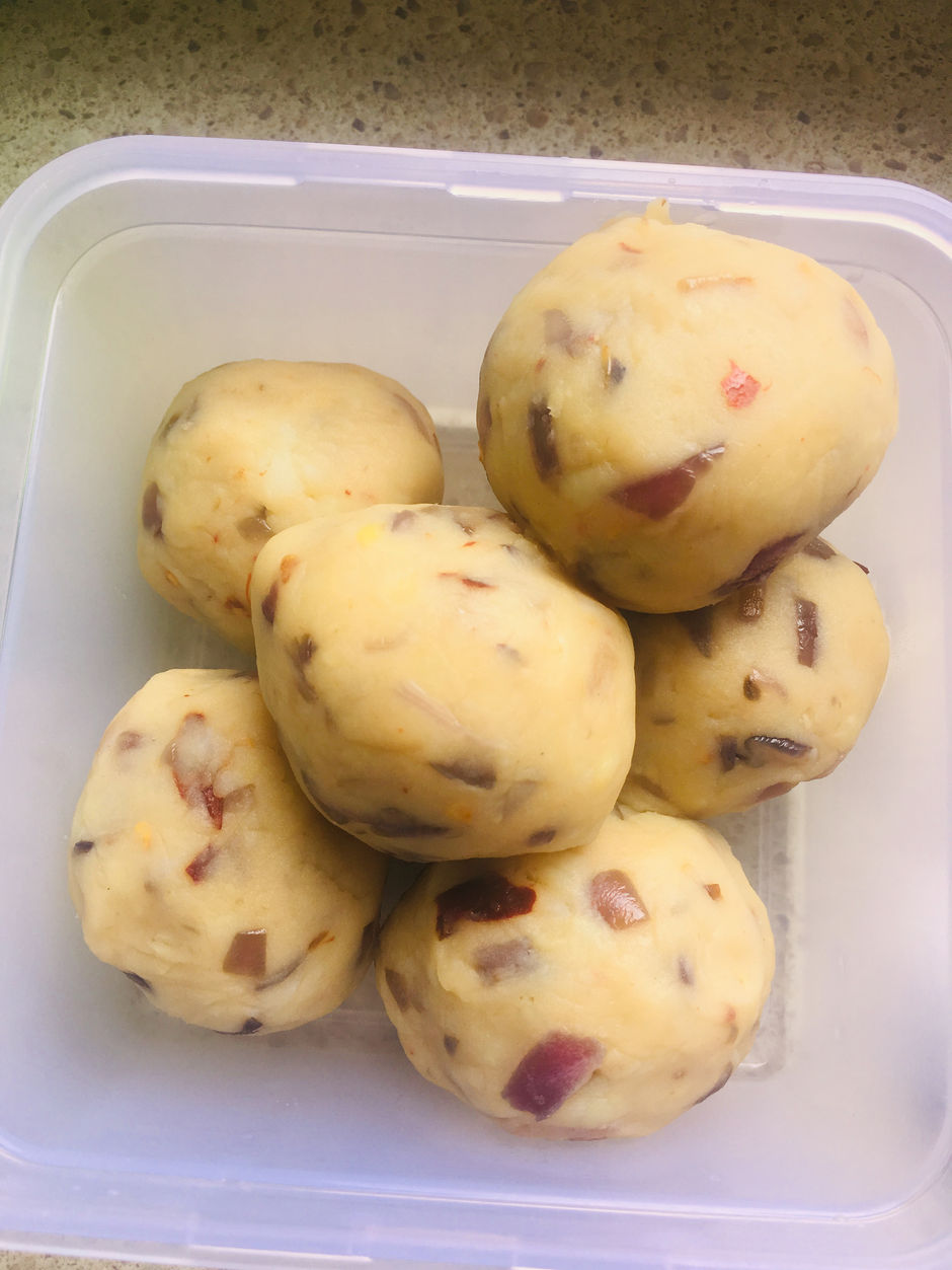 Aloo vorta or potato smash