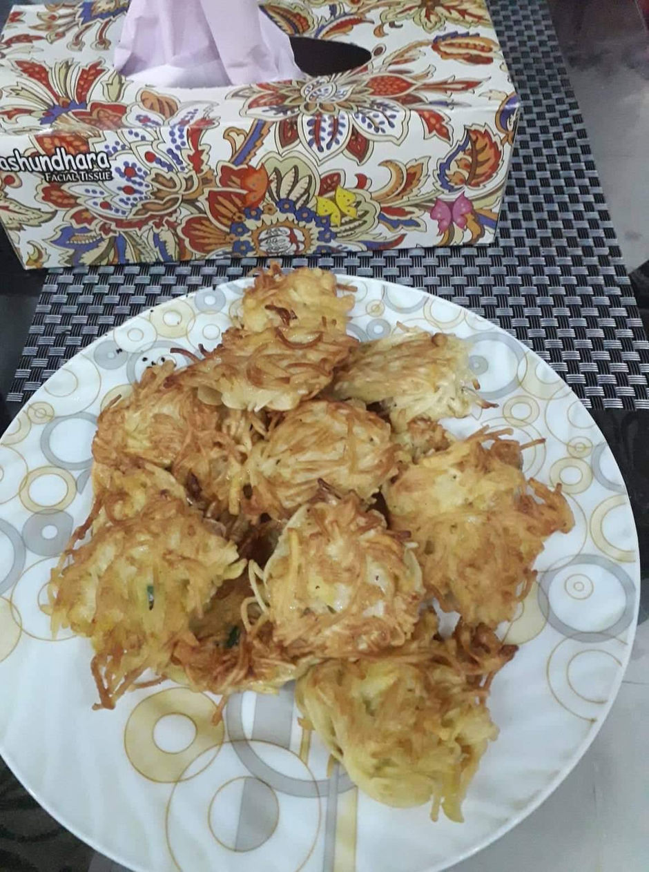 Noodles pakora snack