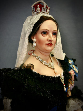 Victoria face left.jpeg