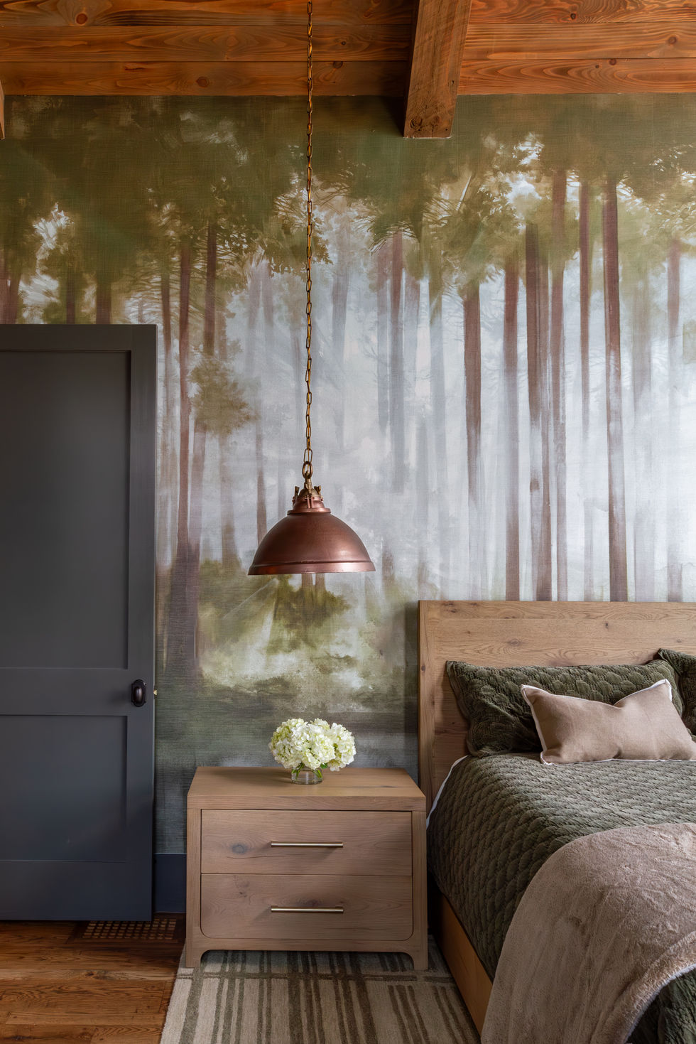 ContemporaryMasterSuite_WhisperingPinesRetreat_1