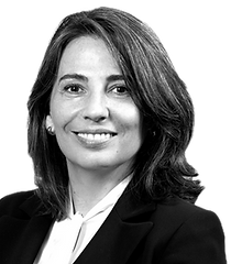 MARTA RAGA Singular Asset Management FOTO 1 - Color fondo blanco_edited.png