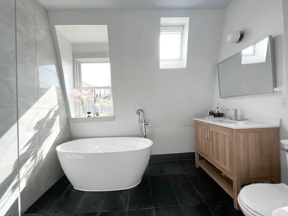 Newport Rhode Island, loft Apartment Design and Built By Anderson Alexander Architects. Light, Modern, Open Floor Plan