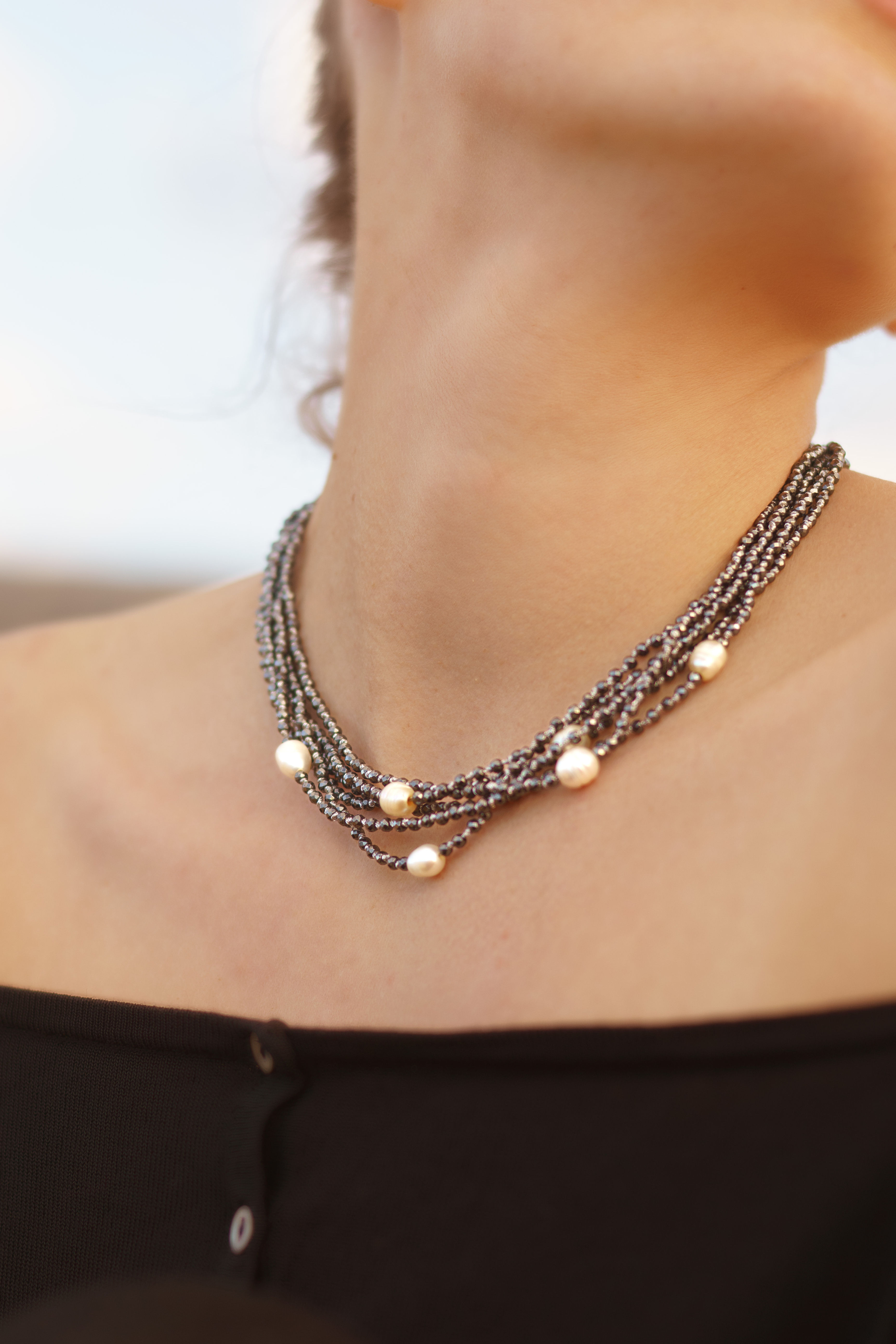 Collier Luna - Hématite & perles de la baie d'Halong