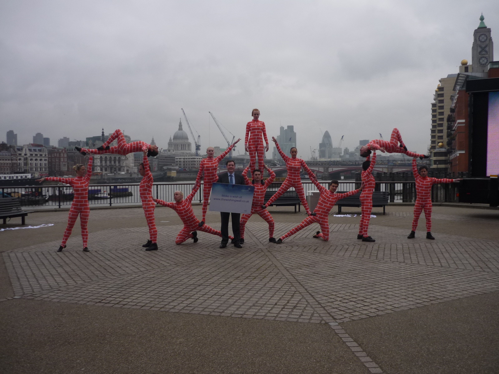 The Dream acrobats
