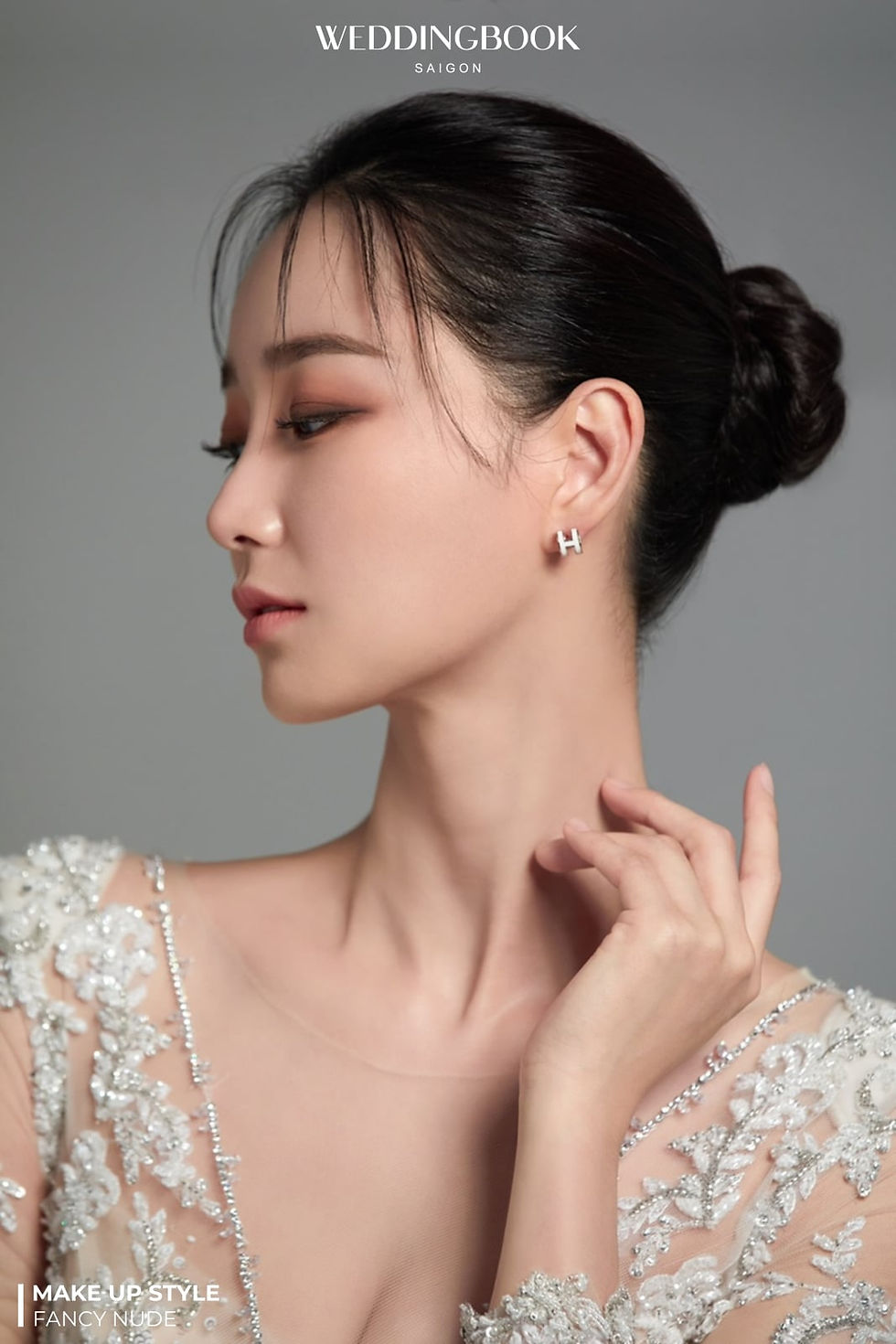 Cô dâu trang điểm mắt nâu son nude phong cách Hàn Quốc