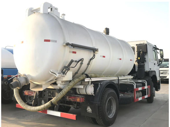 HOWO Suction Sewage Truck