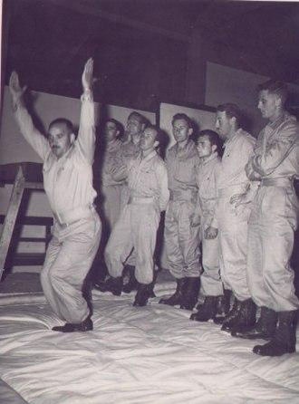 First_para_cse_1956_Gnd_Trg_Roman_09.jpg