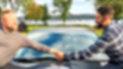 Image qui représente une transaction automobile avec notre équipe directement chez un client à Sherbrooke