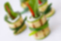 tranche de courgette enroulée frmage salade