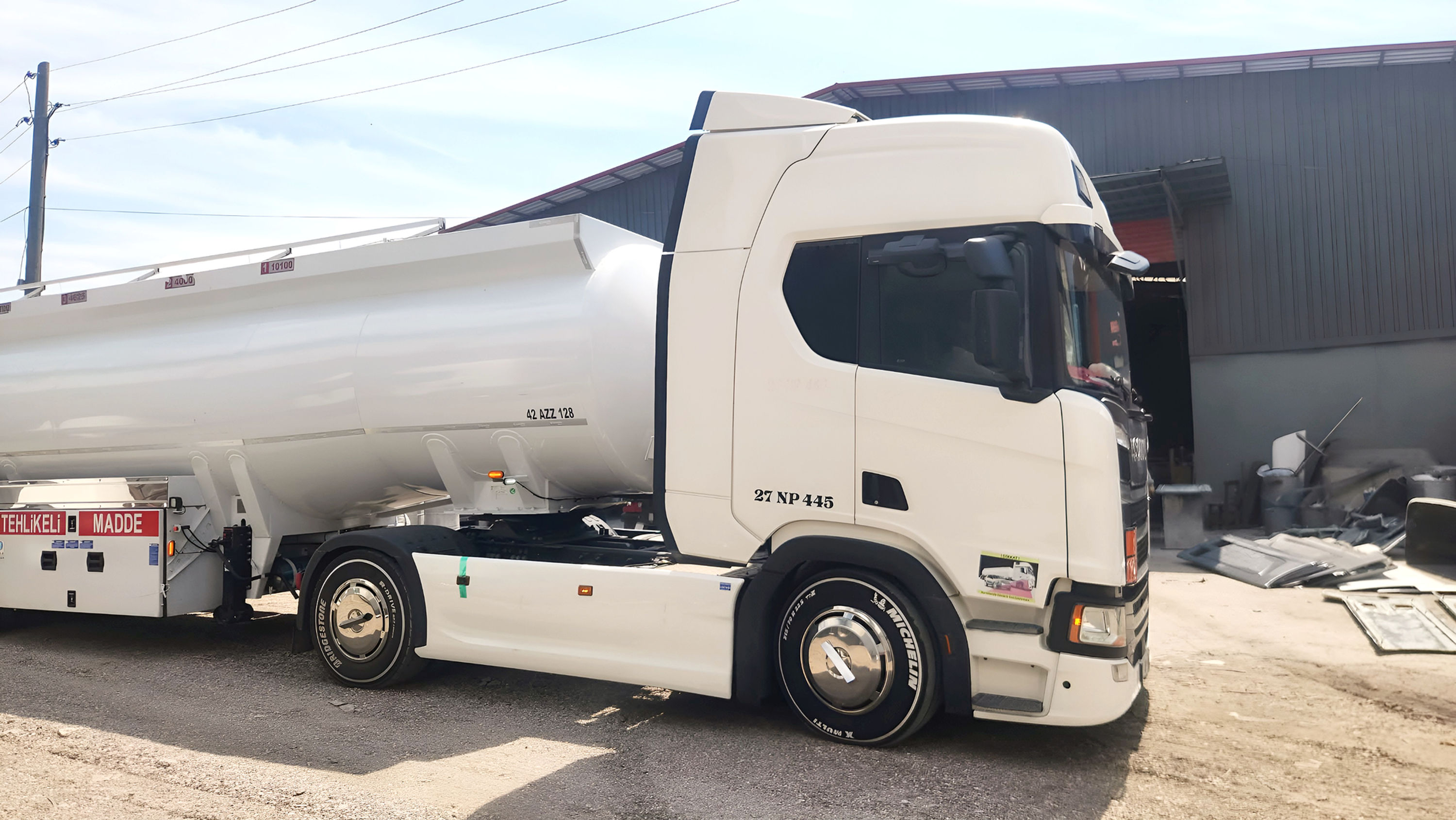 Scania R450 Side Skirts Set | Durable Aerodynamic Panels