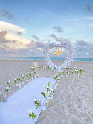 Propose in Miami Beach and create a magical engagement experience in Florida.
If you’re planning to propose in Miami, our team specializes in Miami beach proposals, sunset proposals in Miami, and fully customized engagement proposal experiences in Florida. From romantic candlelit setups to elegant beach proposals, we help you plan the perfect moment to hear that unforgettable YES.

Looking for the best proposal ideas in Miami? We offer romantic proposals in Miami Beach, private engagement proposals, and luxury proposal setups designed to match your vision. Whether you’re dreaming of a sunset proposal in Miami, a quiet and intimate beach proposal, or a stylish Miami proposal experience, we take care of every detail — design, timing, setup, and coordination.

Planning your Miami proposal has never been easier. Our proposals are thoughtfully designed to be romantic, stress-free, and unforgettable, making us a top choice for couples searching for propose in Florida, Miami proposal ideas, and beach engagement proposals in Miami.

¿Quieres hacer una propuesta de matrimonio en Miami?
Creamos propuestas en la playa de Miami, propuestas románticas al atardecer, y propuestas privadas y elegantes en Florida, diseñadas para un momento único y lleno de emoción.

If you’re searching for Miami proposal in Miami Beach, sunset proposal Miami, YES Miami proposal, or unique engagement ideas in Florida, you’re in the right place.