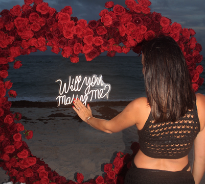 Propose in Miami Beach and create a magical engagement experience in Florida.
If you’re planning to propose in Miami, our team specializes in Miami beach proposals, sunset proposals in Miami, and fully customized engagement proposal experiences in Florida. From romantic candlelit setups to elegant beach proposals, we help you plan the perfect moment to hear that unforgettable YES.
Looking for the best proposal ideas in Miami? We offer romantic proposals in Miami Beach, private engagement proposals, and luxury proposal setups designed to match your vision. Whether you’re dreaming of a sunset proposal in Miami, a quiet and intimate beach proposal, or a stylish Miami proposal experience, we take care of every detail — design, timing, setup, and coordination.
Planning your Miami proposal has never been easier. Our proposals are thoughtfully designed to be romantic, stress-free, and unforgettable, making us a top choice for couples searching for propose in Florida, Miami proposal ideas, and beach engagement proposals in Miami.
¿Quieres hacer una propuesta de matrimonio en Miami?
Creamos propuestas en la playa de Miami, propuestas románticas al atardecer, y propuestas privadas y elegantes en Florida, diseñadas para un momento único y lleno de emoción.
If you’re searching for Miami proposal in Miami Beach, sunset proposal Miami, YES Miami proposal, or unique engagement ideas in Florida, you’re in the right place.