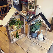 おうち型の棚を作った॑⸜(_ ॑꒳ ॑_  )⸝✩.jpg