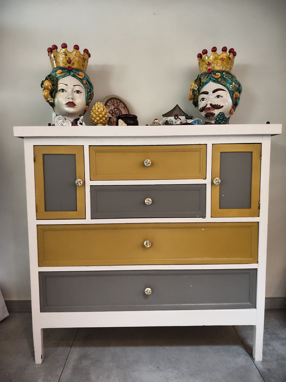 Miniatura: Cassettiera  in noce anni 80 del '900